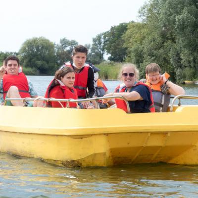 Deelnemers tijdens de pedalocht in Polderzicht